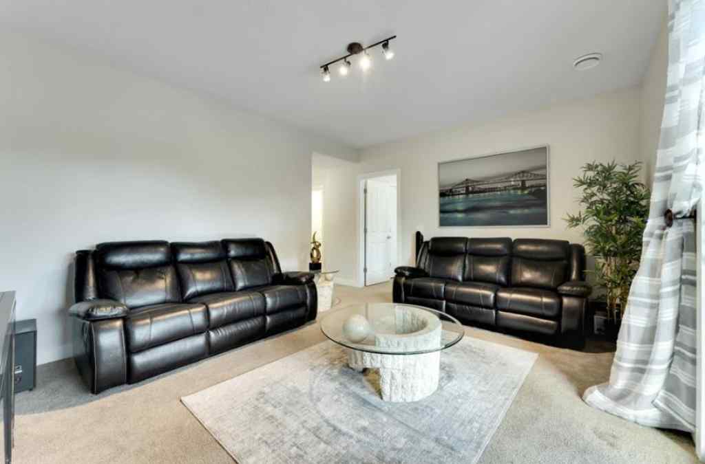 MLS® A2245526 - 117 rainbow falls Heath  in Rainbow Falls Chestermere, Residential