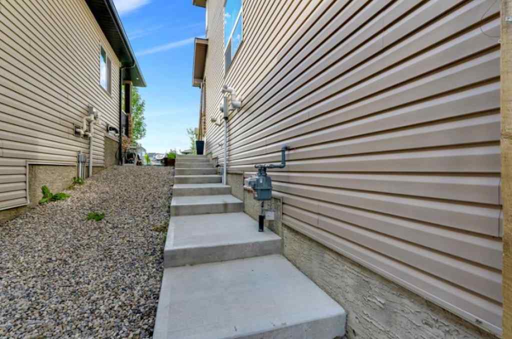 MLS® A2245526 - 117 rainbow falls Heath  in Rainbow Falls Chestermere, Residential