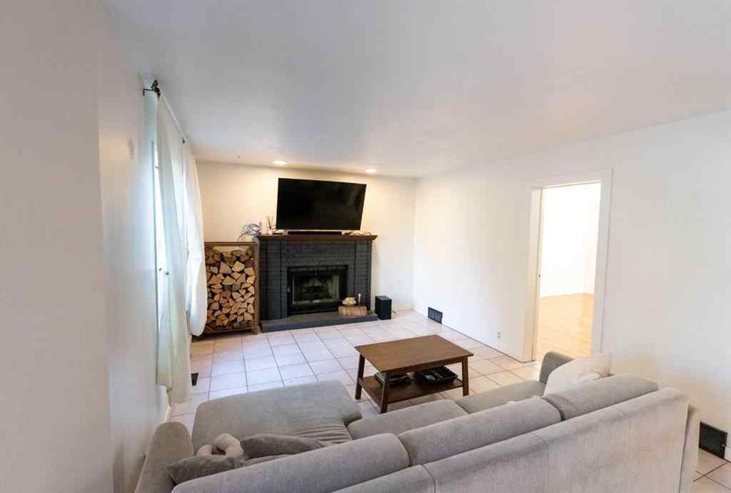 MLS® A2245531 - 33 Sundown Close SE in Sundance Calgary, Residential