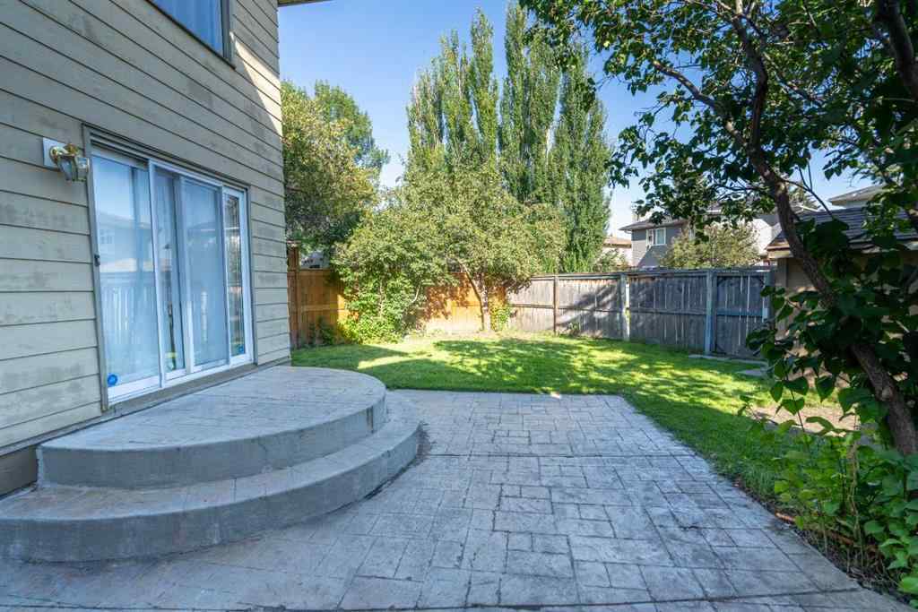 MLS® A2245531 - 33 Sundown Close SE in Sundance Calgary, Residential