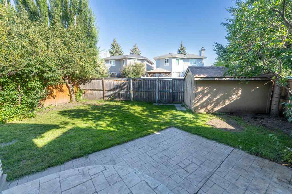 MLS® A2245531 - 33 Sundown Close SE in Sundance Calgary, Residential