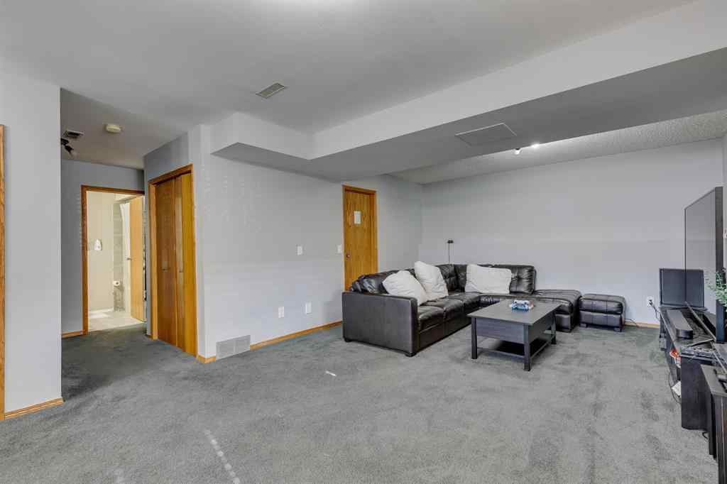 MLS® A2245536 - 158 Riverglen Close SE in Riverbend Calgary, Residential