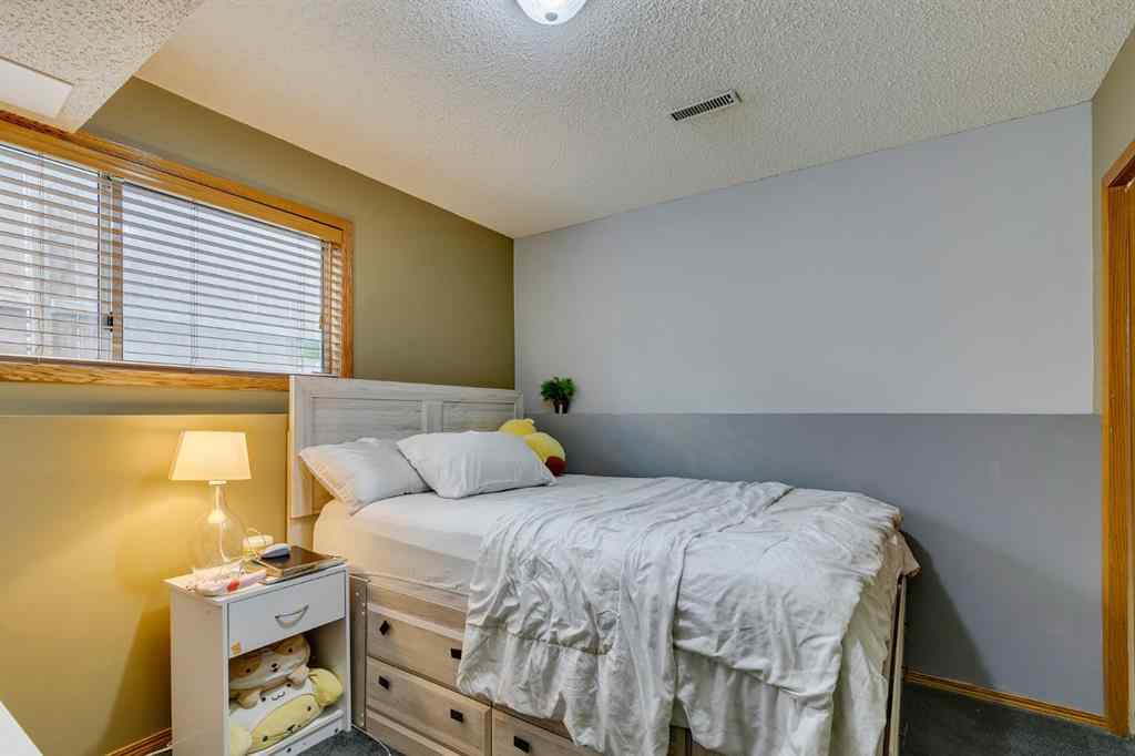 MLS® A2245536 - 158 Riverglen Close SE in Riverbend Calgary, Residential