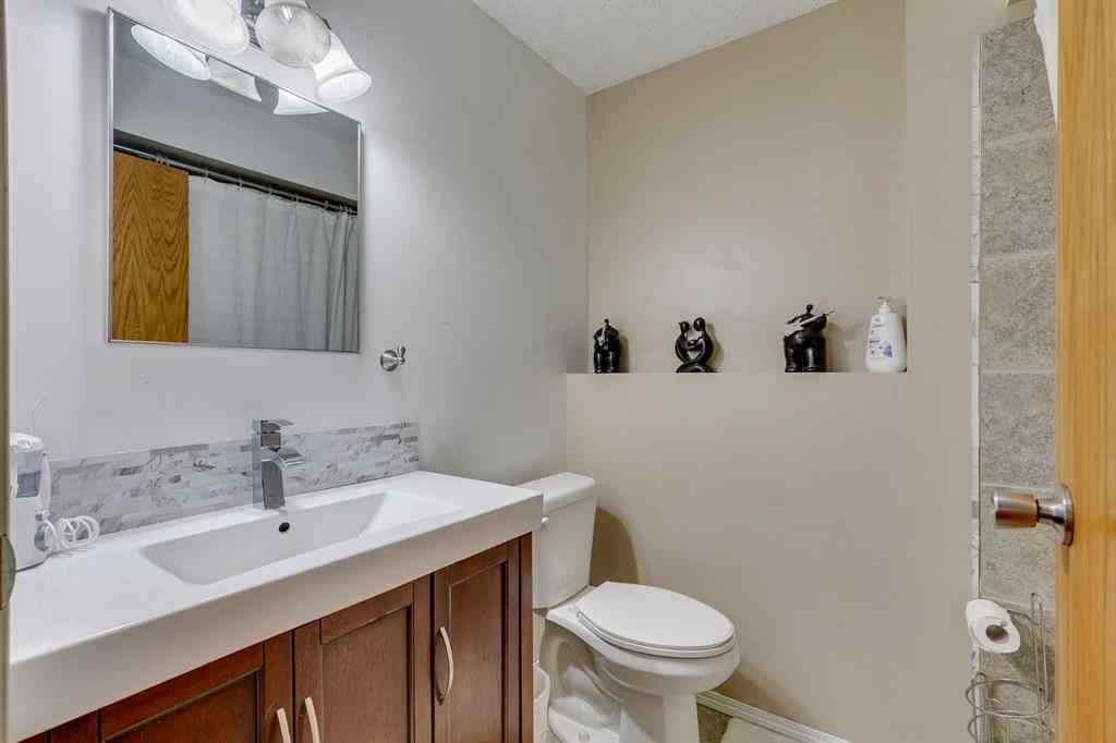 MLS® A2245536 - 158 Riverglen Close SE in Riverbend Calgary, Residential