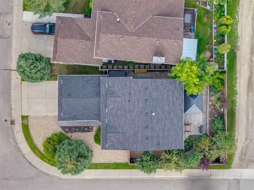 MLS® A2245536 - 158 Riverglen Close SE in Riverbend Calgary, Residential