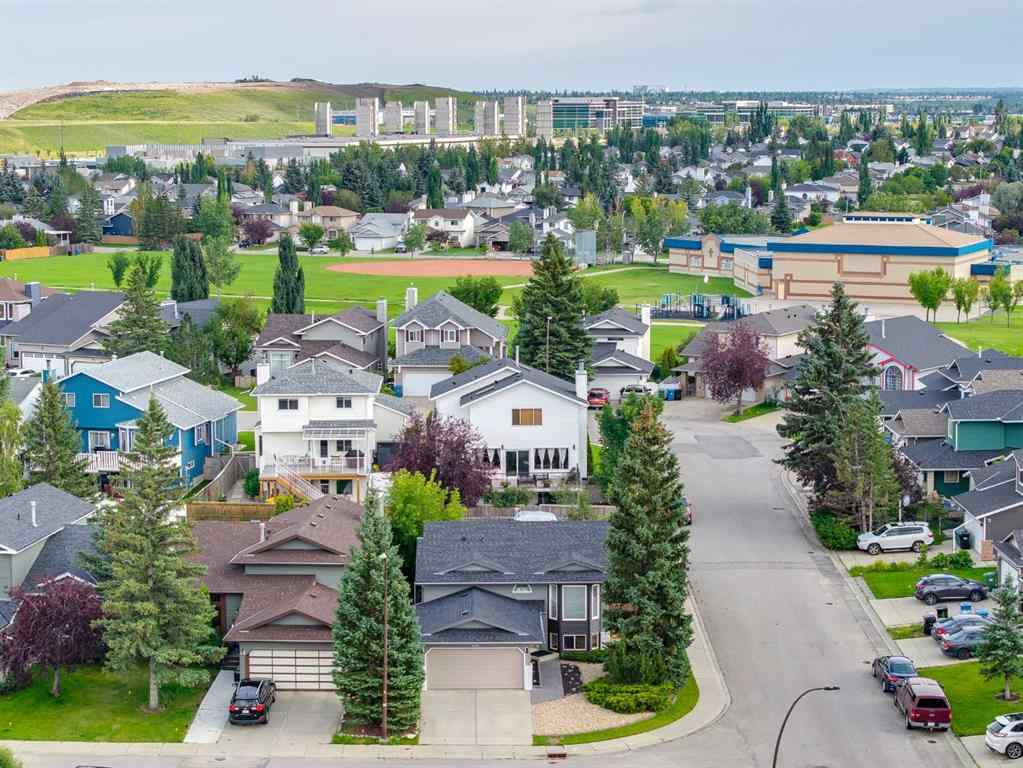MLS® A2245536 - 158 Riverglen Close SE in Riverbend Calgary, Residential