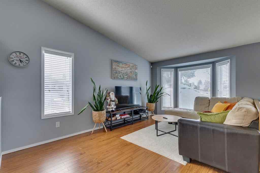 MLS® A2245536 - 158 Riverglen Close SE in Riverbend Calgary, Residential
