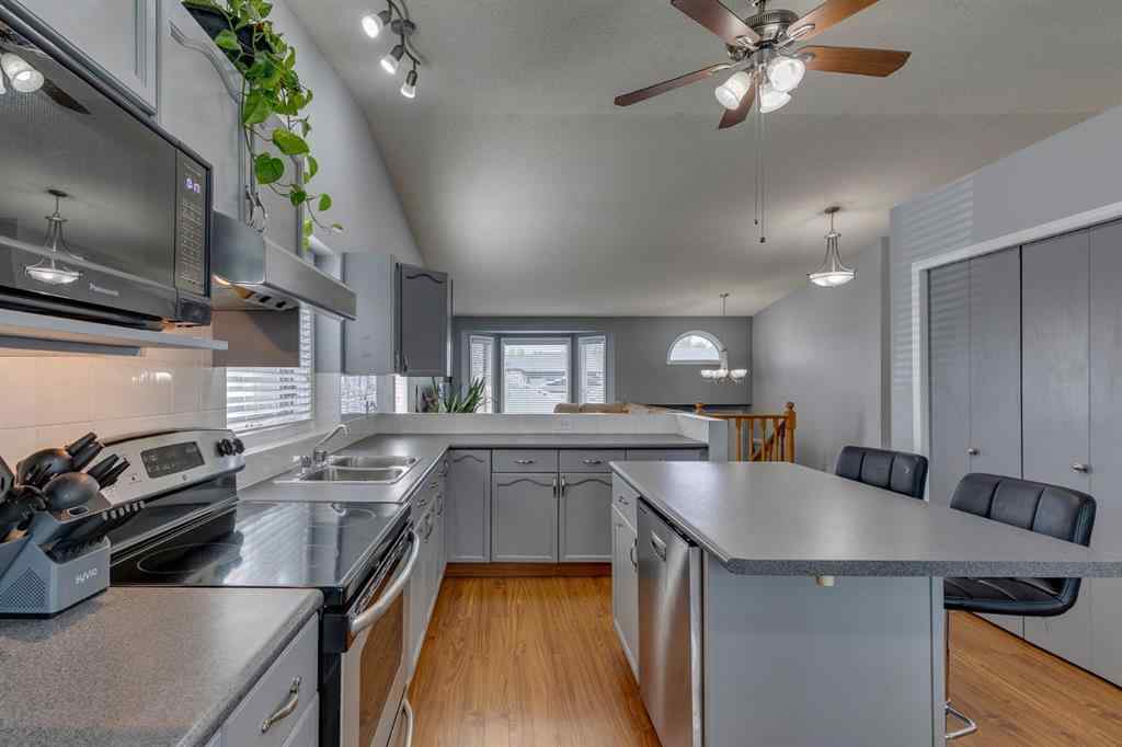 MLS® A2245536 - 158 Riverglen Close SE in Riverbend Calgary, Residential