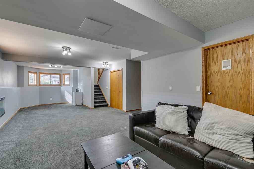MLS® A2245536 - 158 Riverglen Close SE in Riverbend Calgary, Residential
