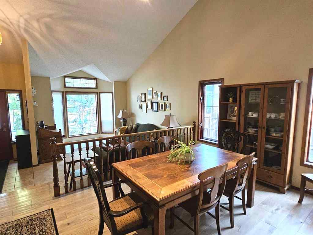 MLS® A2245539 - 125 Sherwood Place W in Ridgewood Lethbridge, Residential