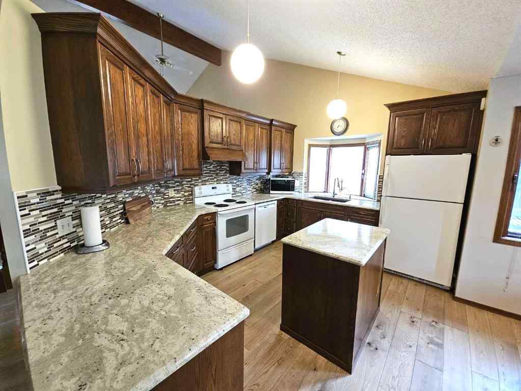 MLS® A2245539 - 125 Sherwood Place W in Ridgewood Lethbridge, Residential