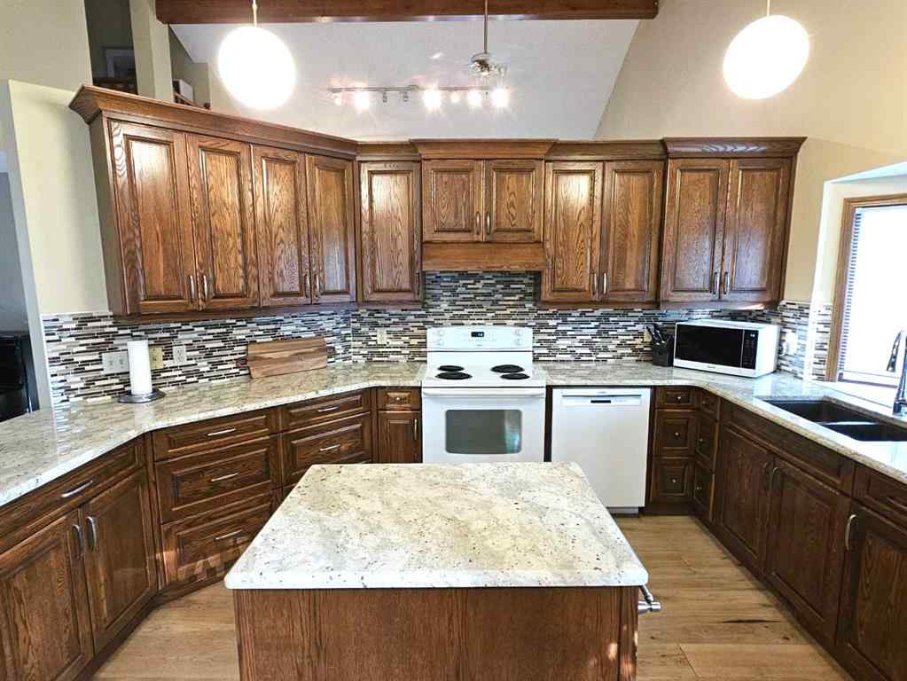 MLS® A2245539 - 125 Sherwood Place W in Ridgewood Lethbridge, Residential