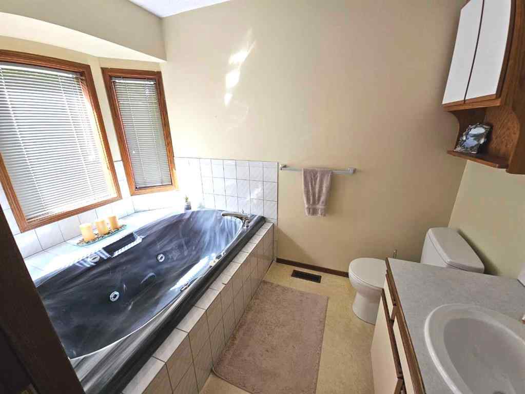 MLS® A2245539 - 125 Sherwood Place W in Ridgewood Lethbridge, Residential