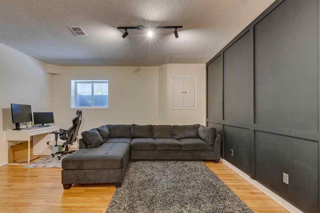 MLS® A2245552 - 30 Auburn Bay View SE in Auburn Bay Calgary, Residential