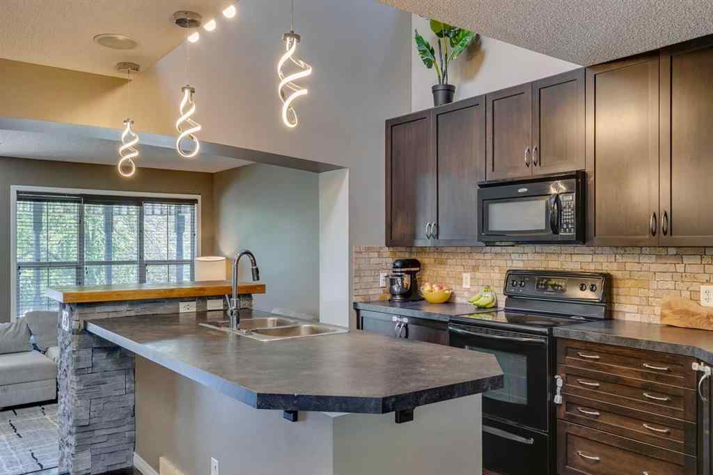 MLS® A2245552 - 30 Auburn Bay View SE in Auburn Bay Calgary, Residential