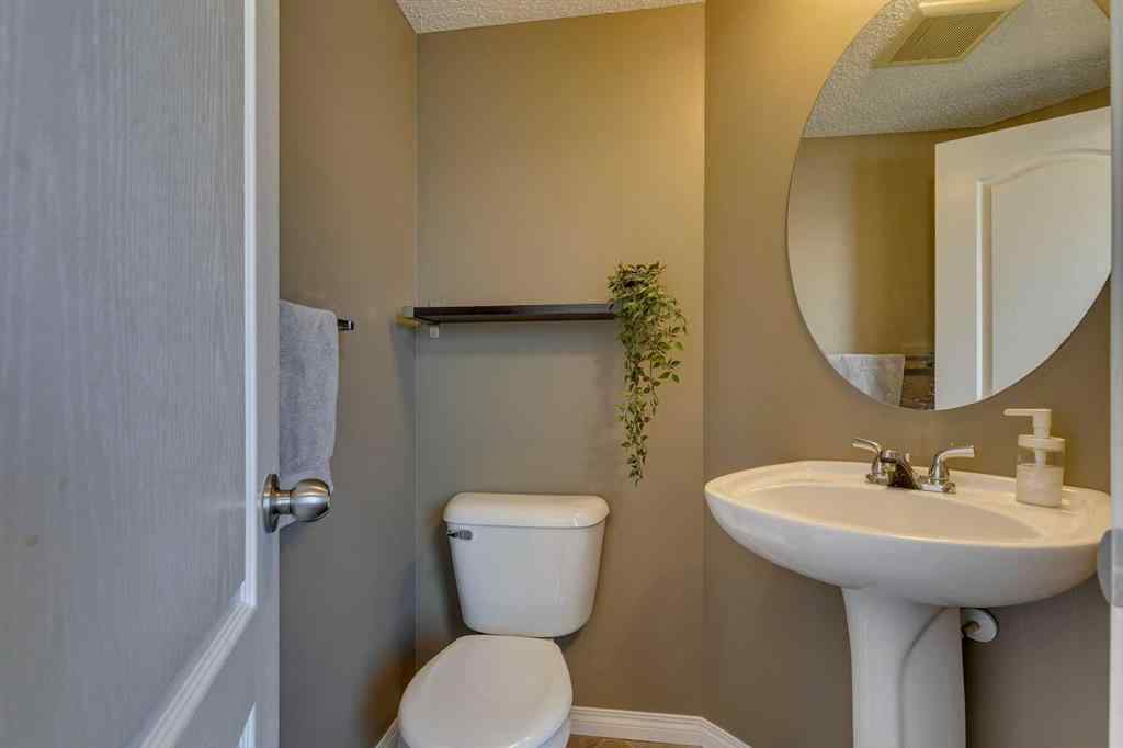 MLS® A2245552 - 30 Auburn Bay View SE in Auburn Bay Calgary, Residential