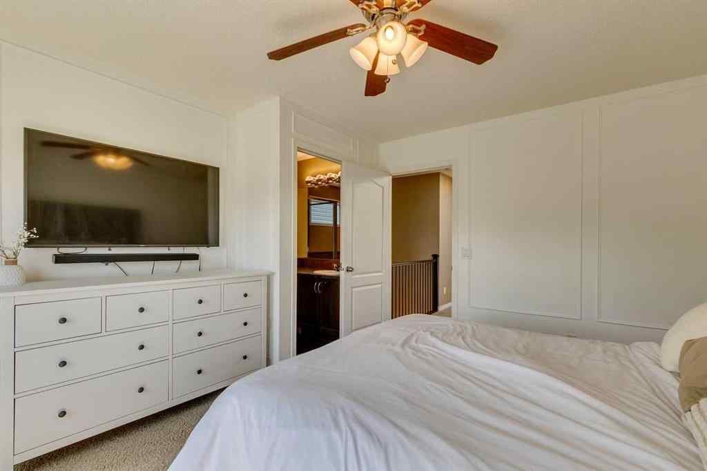 MLS® A2245552 - 30 Auburn Bay View SE in Auburn Bay Calgary, Residential