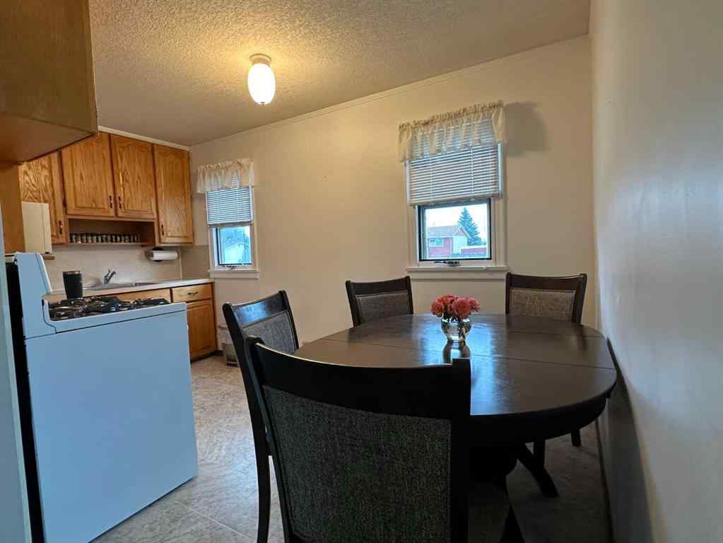 MLS® A2245569 - 5402 57 Street  in NONE Taber, Residential