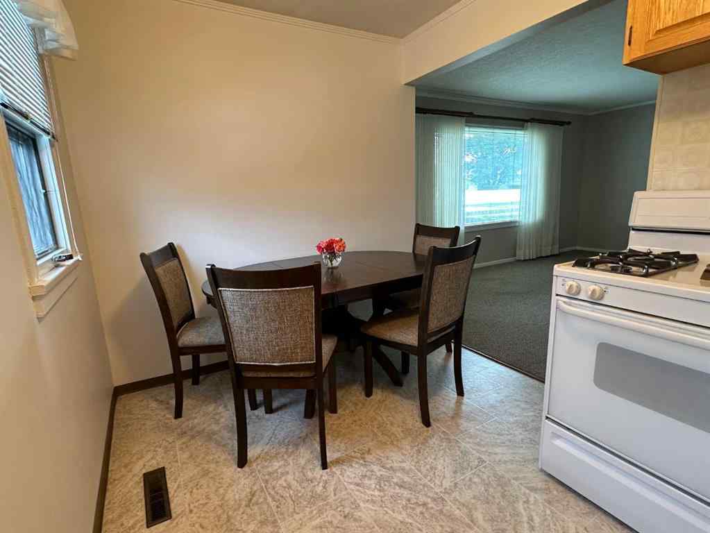 MLS® A2245569 - 5402 57 Street  in NONE Taber, Residential