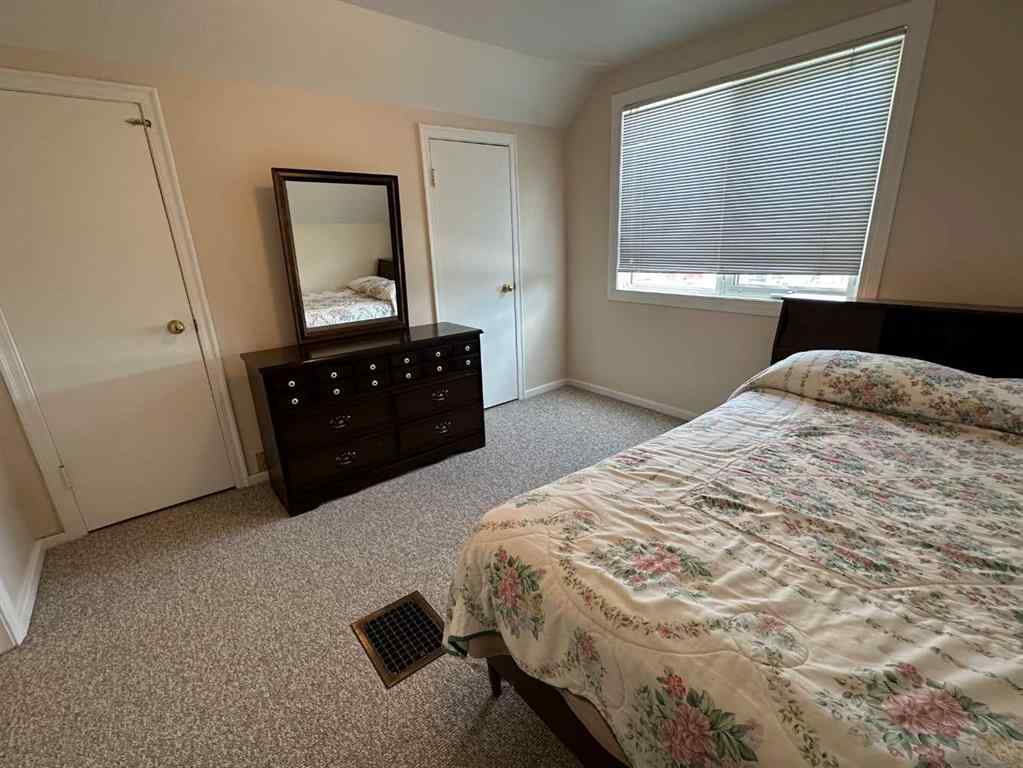 MLS® A2245569 - 5402 57 Street  in NONE Taber, Residential
