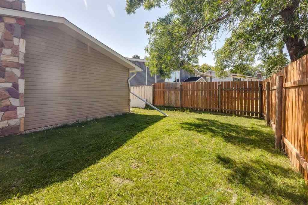 MLS® A2245583 - 104 Oak Drive  in South Centennial Wetaskiwin, Residential