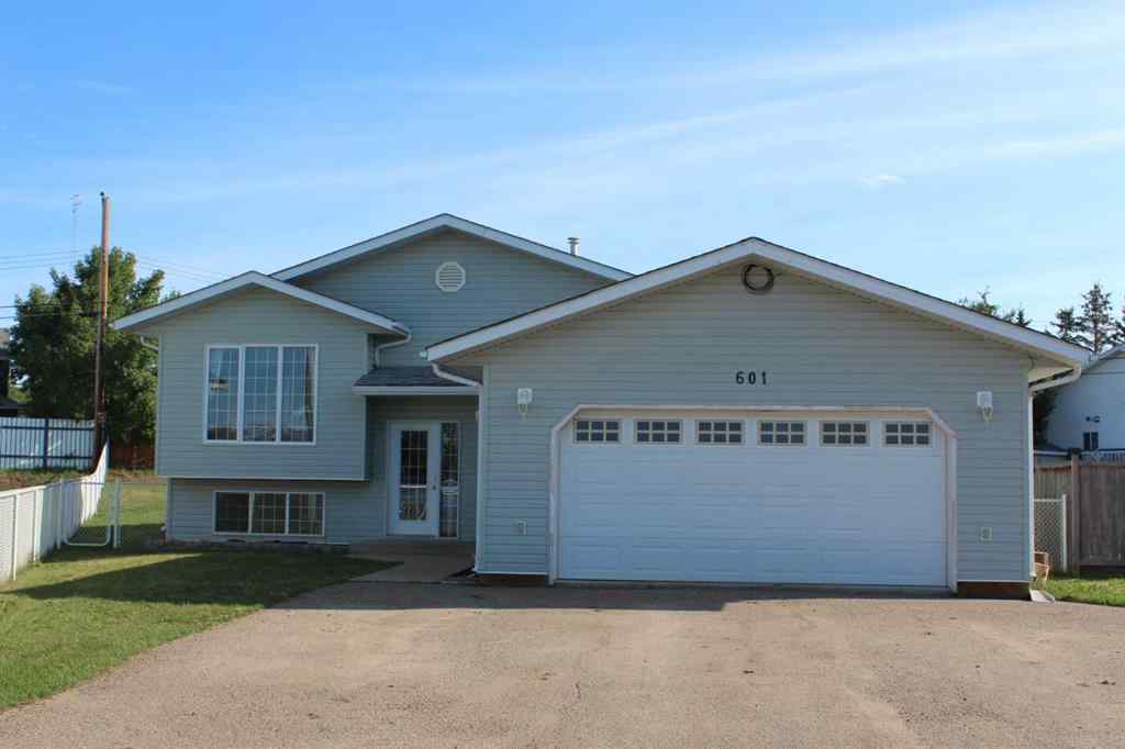 MLS® A2245590 - 601 2nd Street NW in NONE Manning, Residential