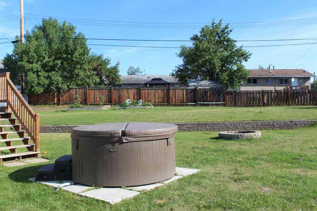 MLS® A2245590 - 601 2nd Street NW in NONE Manning, Residential