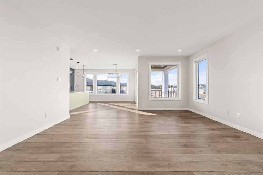 MLS® A2245599 - 90 Vincent Crescent  in NONE Olds, Residential