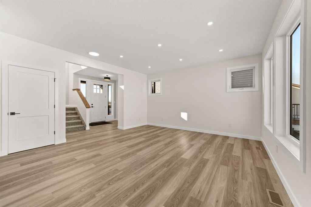 MLS® A2245602 - 71 Vincent Crescent  in NONE Olds, Residential