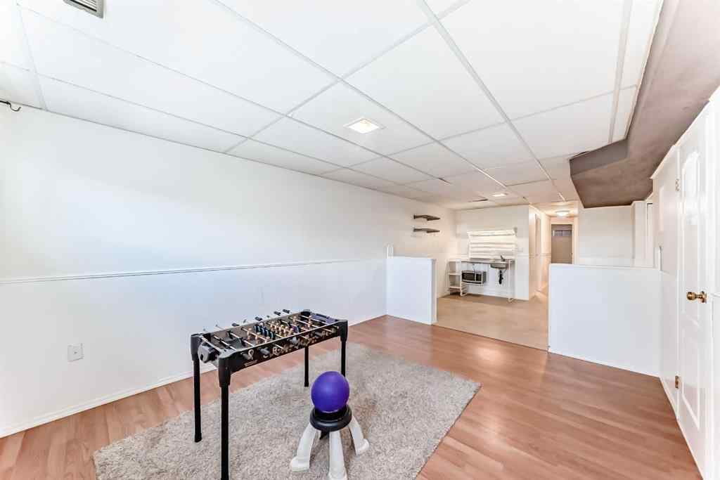 MLS® A2245605 - 8627 34 Avenue NW in Bowness Calgary, Residential