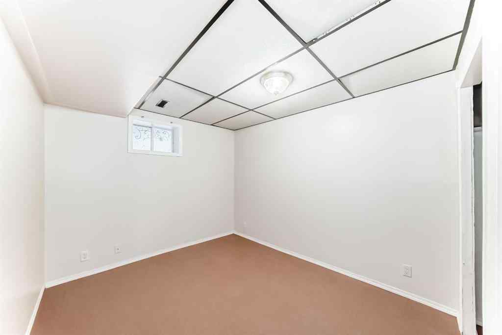 MLS® A2245605 - 8627 34 Avenue NW in Bowness Calgary, Residential