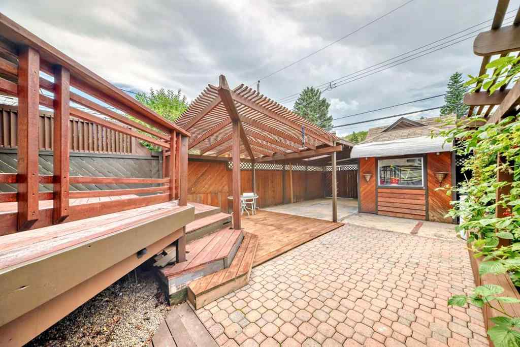 MLS® A2245605 - 8627 34 Avenue NW in Bowness Calgary, Residential