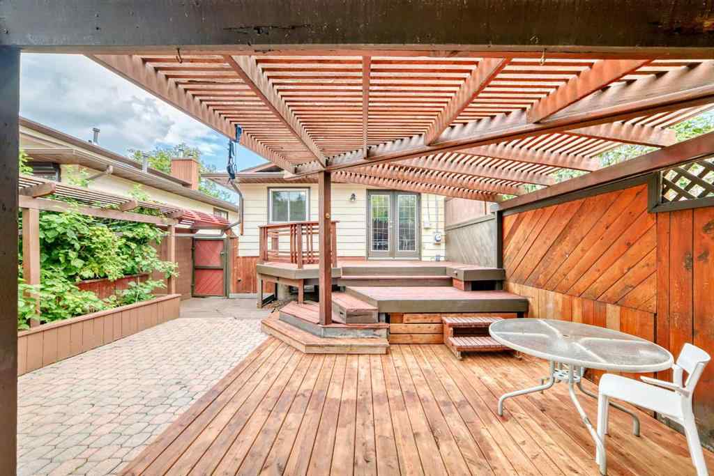 MLS® A2245605 - 8627 34 Avenue NW in Bowness Calgary, Residential