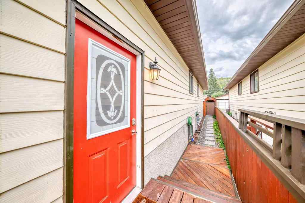 MLS® A2245605 - 8627 34 Avenue NW in Bowness Calgary, Residential