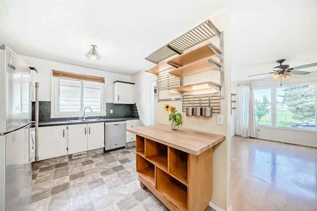MLS® A2245605 - 8627 34 Avenue NW in Bowness Calgary, Residential