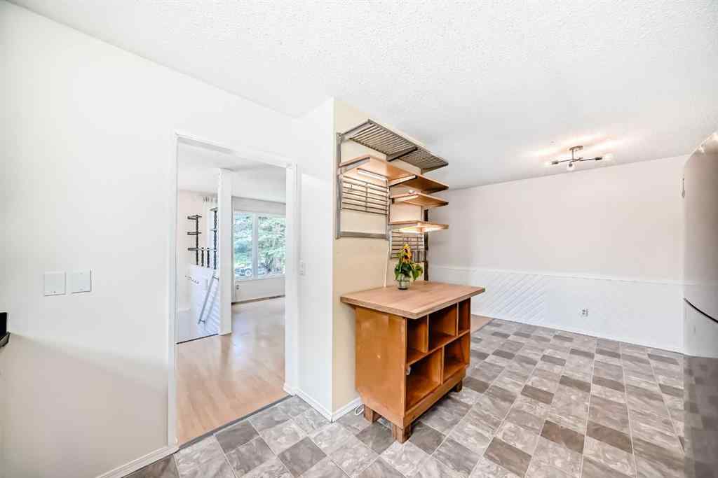 MLS® A2245605 - 8627 34 Avenue NW in Bowness Calgary, Residential