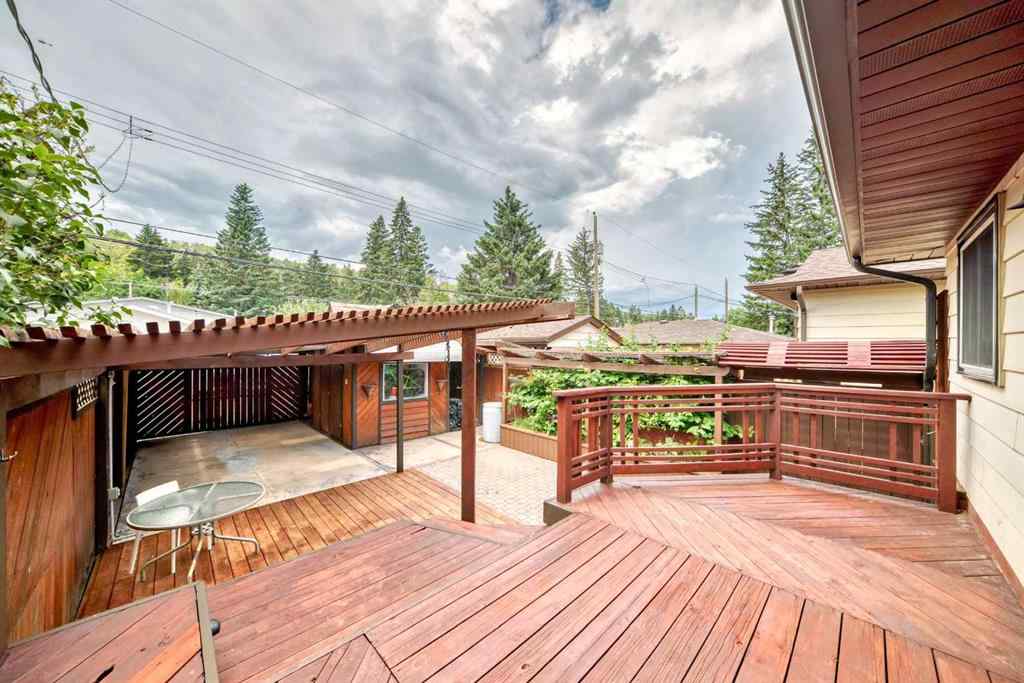 MLS® A2245605 - 8627 34 Avenue NW in Bowness Calgary, Residential