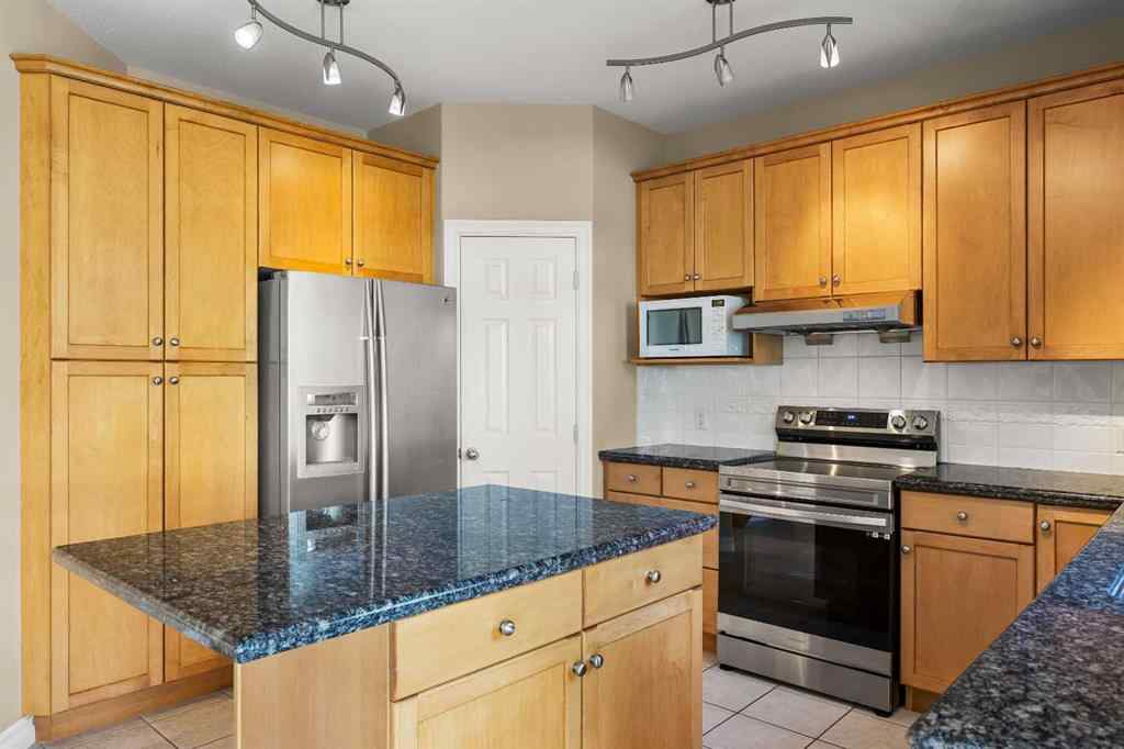 MLS® A2245610 - 3 Hampstead Hill NW in Hamptons Calgary, Residential