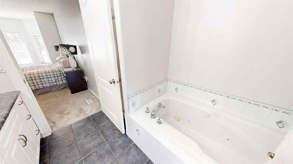 MLS® A2245623 - 368 East 7 Avenue  in NONE Dunmore, Residential