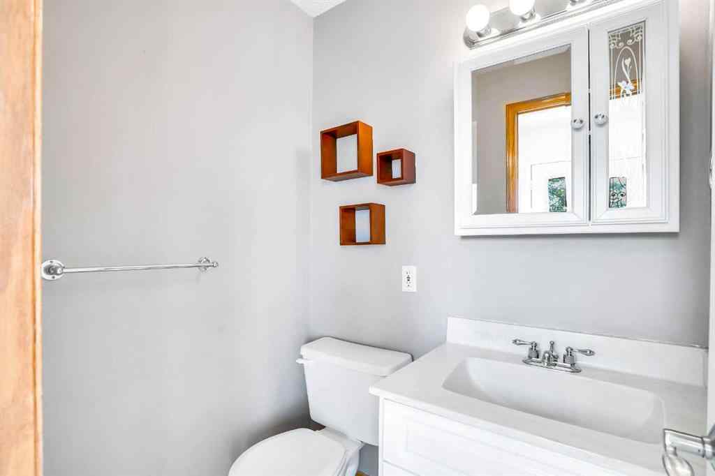 MLS® A2245640 - 209 Patina Park SW in Patterson Calgary, Residential