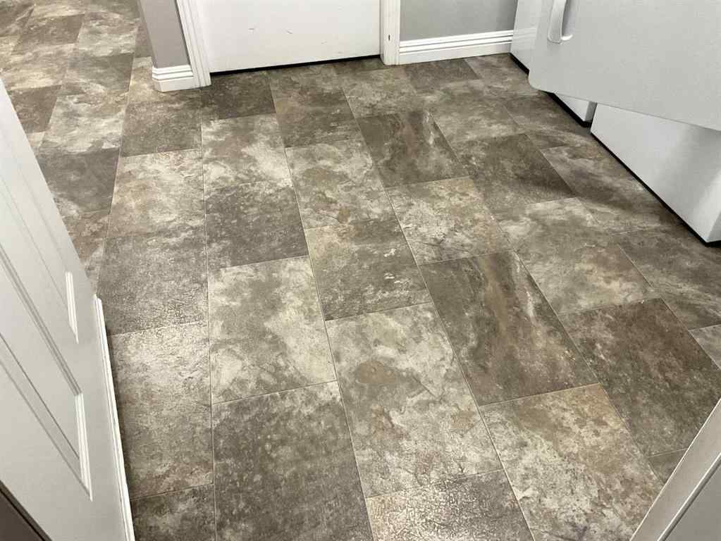 MLS® A2245655 - Unit #B 7411 29 Street  in West Lloydminster Lloydminster, Rental