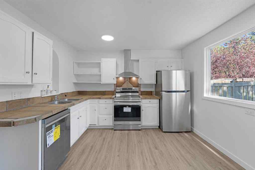 MLS® A2245657 - 5206 Dalhousie Drive NW in Dalhousie Calgary, Residential