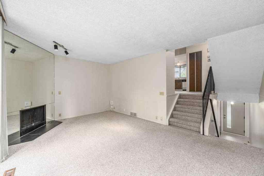 MLS® A2245658 - Unit #34 10 Point Drive NW in Point McKay Calgary, Residential