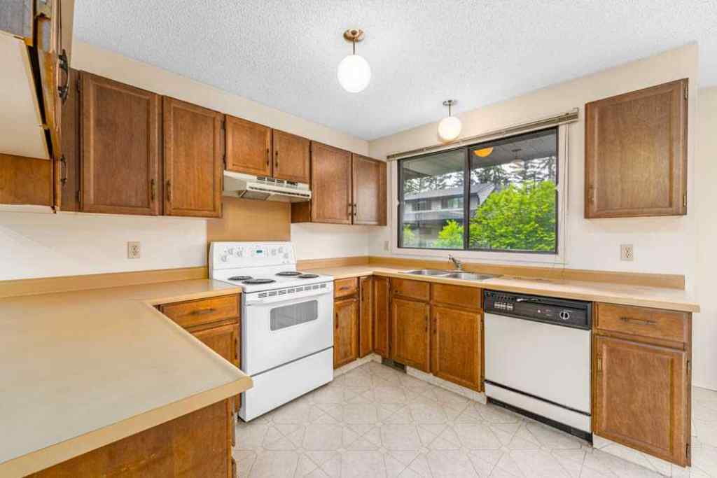 MLS® A2245658 - Unit #34 10 Point Drive NW in Point McKay Calgary, Residential