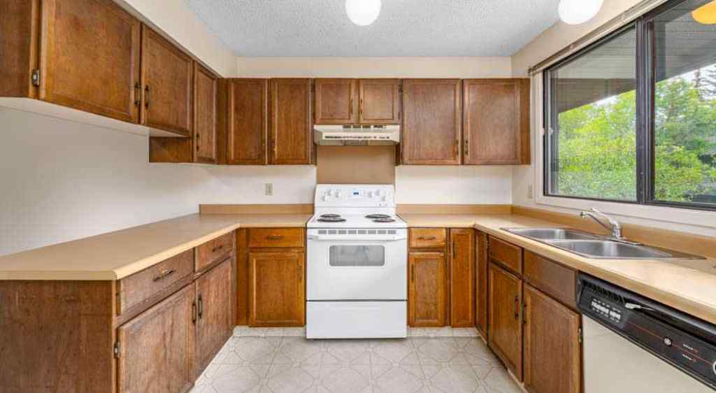 MLS® A2245658 - Unit #34 10 Point Drive NW in Point McKay Calgary, Residential