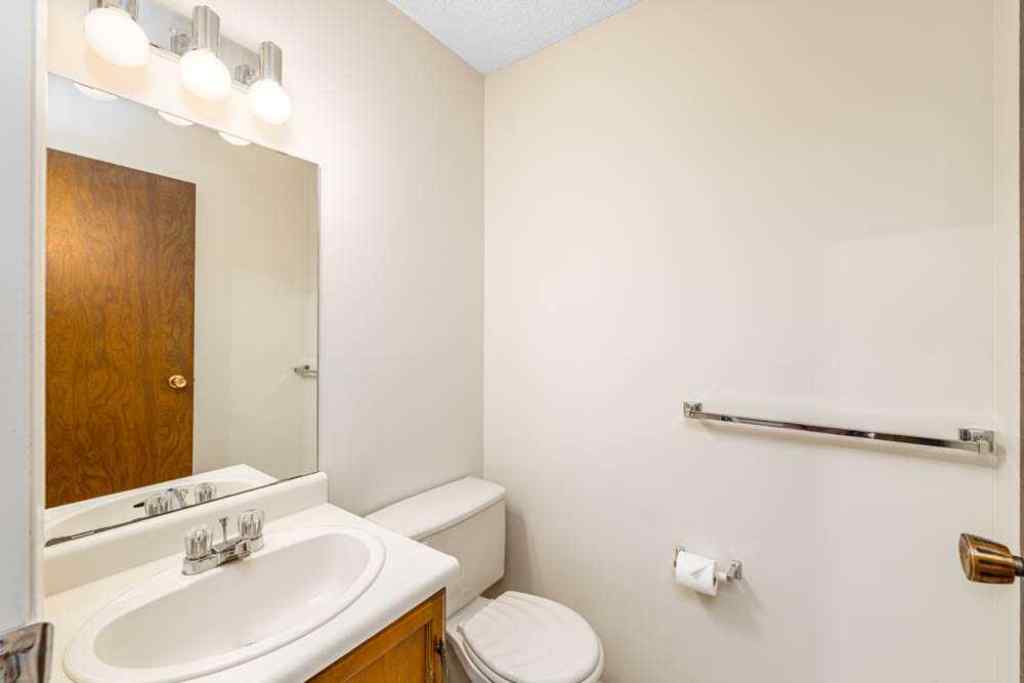 MLS® A2245658 - Unit #34 10 Point Drive NW in Point McKay Calgary, Residential