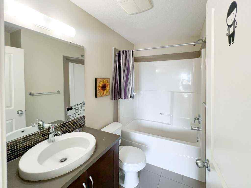 MLS® A2245676 - 28 Kinlea Common NW in Kincora Calgary, Residential