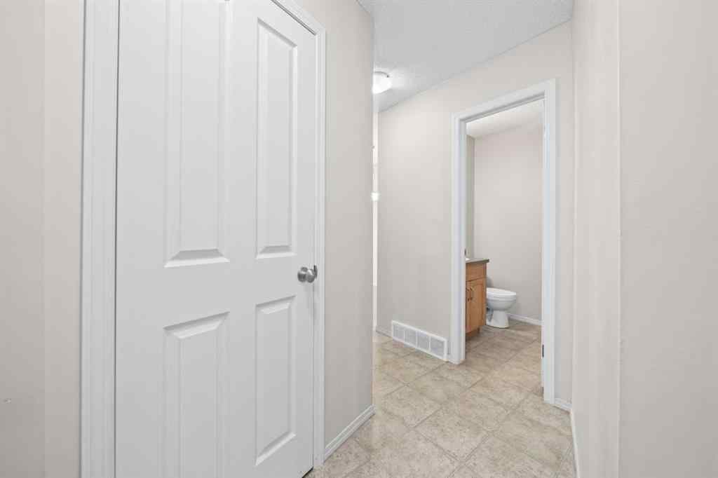 MLS® A2245677 - Unit #7 105 Drake Landing Common  in Drake Landing Okotoks, Residential