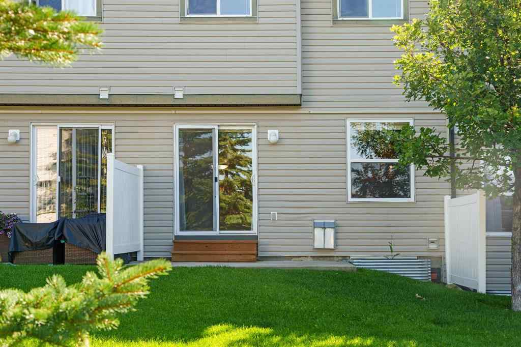 MLS® A2245677 - Unit #7 105 Drake Landing Common  in Drake Landing Okotoks, Residential