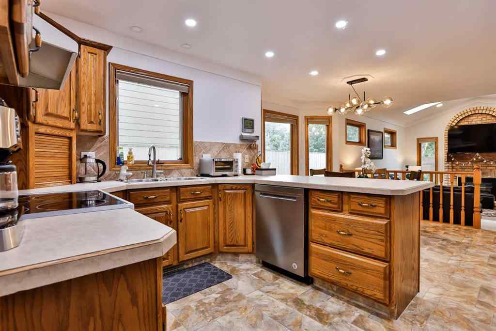 MLS® A2245693 - 93 Coachwood Road W in Ridgewood Lethbridge, Residential